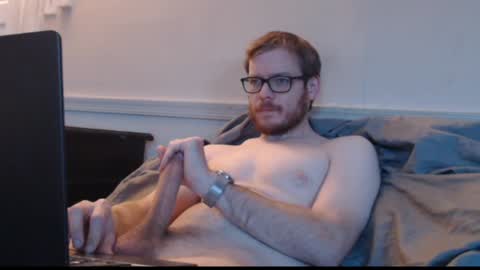 Snapshot of hungmysterio chatting on December 2024 09:26:01 PM HungMysterio online show from December 2024 09:26:01 PM