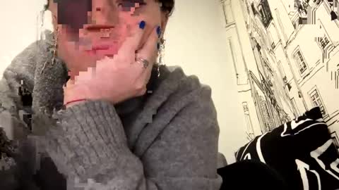 Snapshot of hungry_bunnyyyy chatting on January 2025 09:09:02 PM Evelyn online show from January 2025 09:09:02 PM