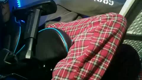 Hung8Inch online show from October 2025 02:11:01 AM
