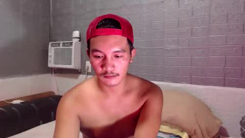 hunkylloyd online show from April 2026 03:39:01 AM