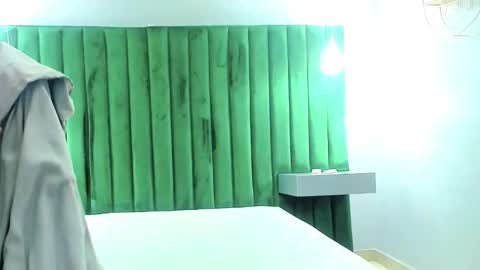 hunterheat_ online show from October 2025 11:52:02 AM