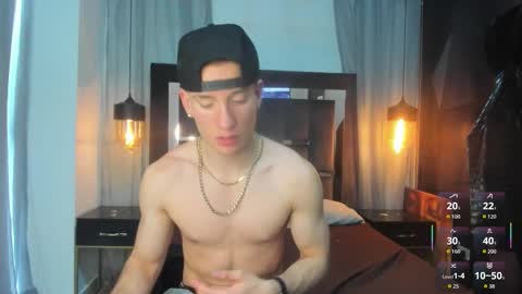 hunterheat_ online show from December 2025 07:53:02 PM