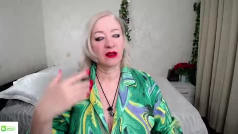 Snapshot of hunters_woman chatting on May 2026 07:00:02 PM Irena online show from May 2026 07:00:02 PM