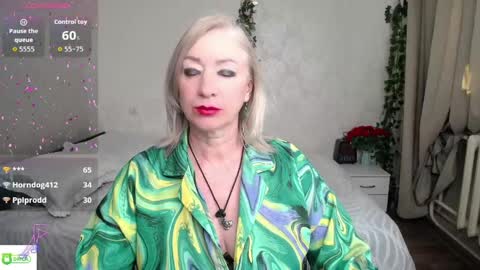 Snapshot of hunters_woman chatting on May 2026 06:19:02 AM Irena online show from May 2026 06:19:02 AM