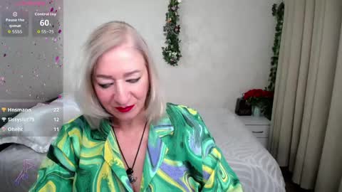 Snapshot of hunters_woman chatting on May 2026 06:09:01 PM Irena online show from May 2026 06:09:01 PM