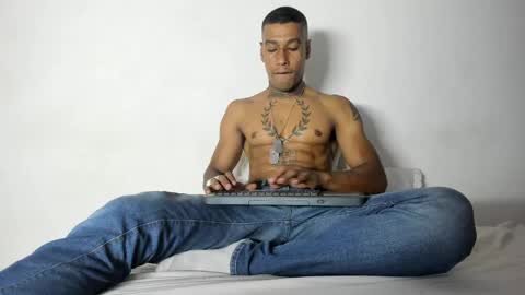 hunting_blondes online show from May 2026 11:32:02 PM