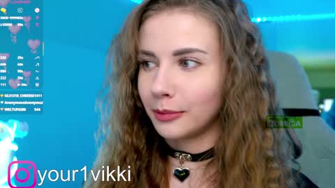 Snapshot of hustleebabyy_vikki chatting on February 2025 12:42:01 AM Vika online show from February 2025 12:42:01 AM