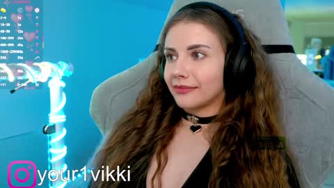 Snapshot of hustleebabyy_vikki chatting on February 2025 09:47:02 AM Vika online show from February 2025 09:47:02 AM