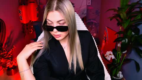 hyileyclark online show from March 2026 09:47:01 AM