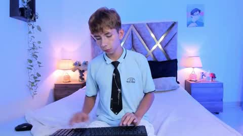 Snapshot of hyunjin_sun chatting on October 2025 10:50:01 PM Son Hyunjin online show from October 2025 10:50:01 PM