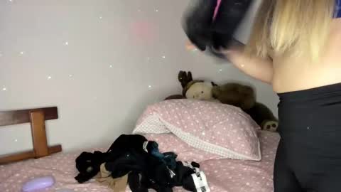 Hyun Joo online show from February 2026 10:35:01 PM