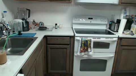 ShortStuff online show from February 2025 06:45:02 PM