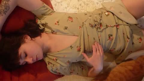 Olive online show from November 2025 12:33:01 AM