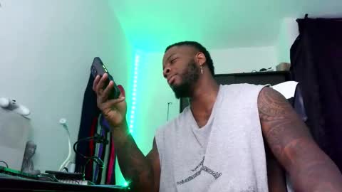 Mr H Independent model online show from October 2025 02:37:02 AM