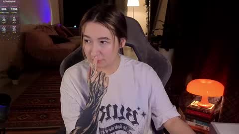 Meg  online show from February 2025 06:01:02 PM