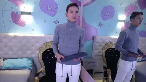 Iam Smith  online show from January 2026 11:59:01 AM