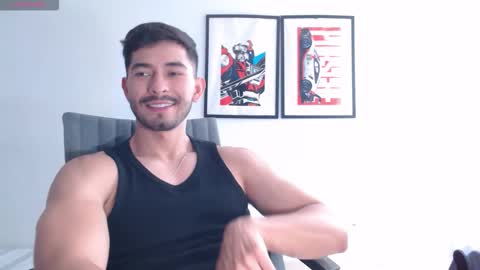  INDEPENDENT MODEL online show from October 2025 03:57:02 PM