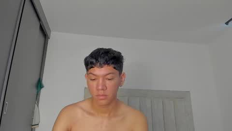 Juliiiiian online show from April 2026 11:33:01 AM