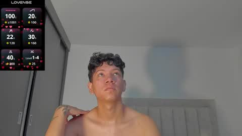 Snapshot of iamjulian_ chatting on June 2026 11:11:02 AM Juliiiiian online show from June 2026 11:11:02 AM
