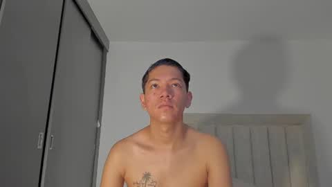 Snapshot of iamjulian_ chatting on June 2026 11:12:02 AM Juliiiiian online show from June 2026 11:12:02 AM
