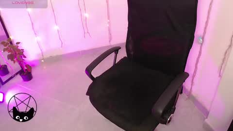 Mari online show from March 2025 03:00:01 AM