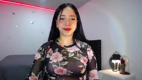 Snapshot of iamroxanne chatting on December 2024 02:56:02 AM Camila online show from December 2024 02:56:02 AM