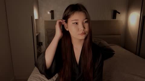 iamyuki_ online show from November 2025 04:06:01 PM