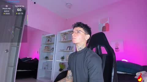 IAN CASTILLO online show from October 2025 11:11:02 AM