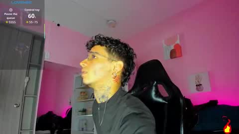 IAN CASTILLO online show from November 2025 11:21:01 AM