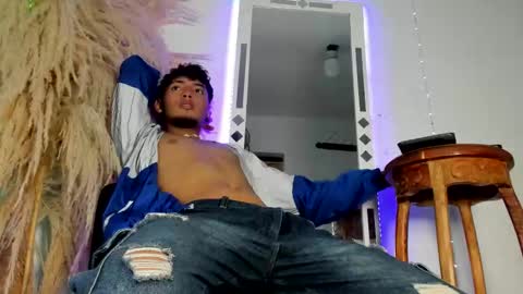 Snapshot of ian_hunter01 chatting on February 2026 02:24:02 PM IAN HUNTER online show from February 2026 02:24:02 PM