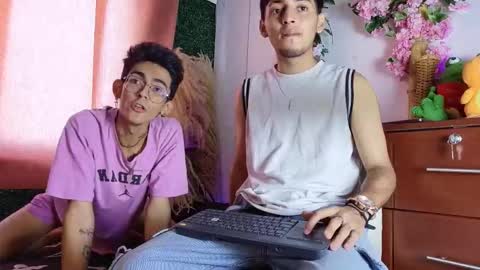 Snapshot of ian_hunter01 chatting on February 2026 01:00:01 PM IAN HUNTER online show from February 2026 01:00:01 PM