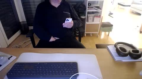 iandy12 online show from March 2026 10:46:02 PM