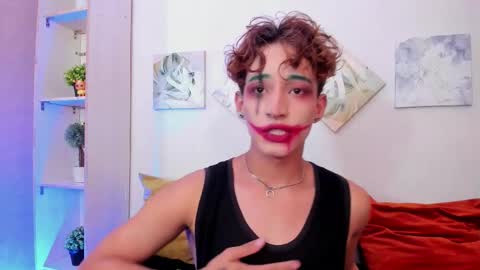 ian  online show from October 2025 05:08:01 AM