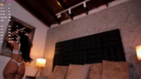 Snapshot of iara_martinez chatting on October 2025 12:17:01 PM I A R A online show from October 2025 12:17:01 PM