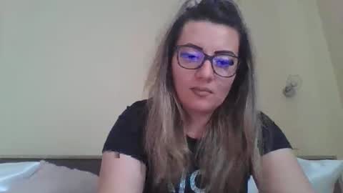 Snapshot of iasmina432144 chatting on January 2026 10:42:02 AM Yasmine online show from January 2026 10:42:02 AM