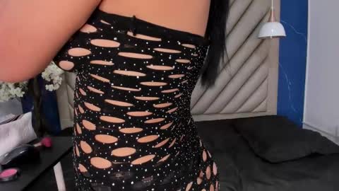 ibbie_ online show from November 2025 12:04:01 PM