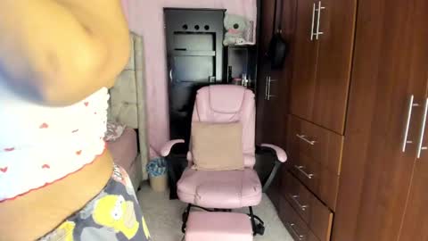Daniela online show from September 2025 05:44:01 AM