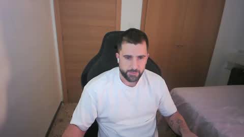iberian_macho online show from December 2025 12:54:01 PM