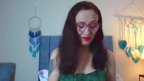 Snapshot of iberianmoonmk chatting on November 2025 05:34:01 PM Iberian Moon online show from November 2025 05:34:01 PM