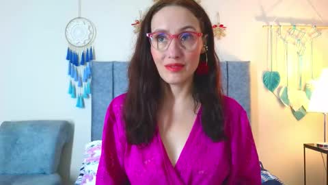 Snapshot of iberianmoonmk chatting on November 2025 05:59:01 PM Iberian Moon online show from November 2025 05:59:01 PM