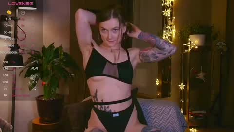 Snapshot of ice_ba_by chatting on June 2026 10:27:02 PM Milena online show from June 2026 10:27:02 PM