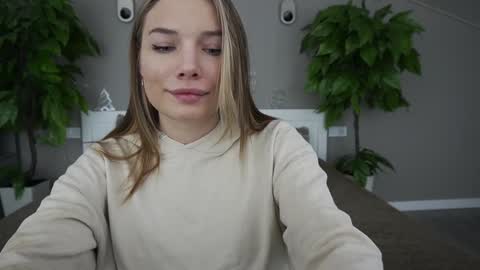Danielle online show from January 2025 01:58:01 PM