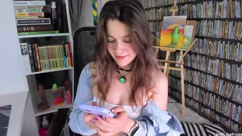 Julia online show from September 2025 09:26:01 PM