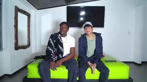 THOMAS AND DAMIAND online show from November 2025 12:18:02 PM