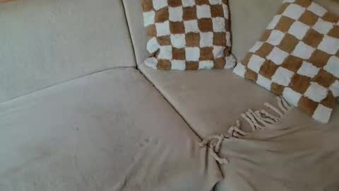 Snapshot of ich_hh chatting on September 2025 12:09:01 PM SnowTiger online show from September 2025 12:09:01 PM