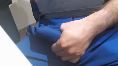 Snapshot of icky_thumps chatting on December 2024 05:29:02 AM icky_thumps online show from December 2024 05:29:02 AM