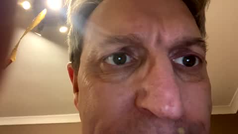 Snapshot of icums4u chatting on December 2024 03:23:01 PM icums4u online show from December 2024 03:23:01 PM