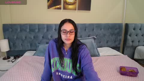 Icy online show from December 2024 11:43:02 AM