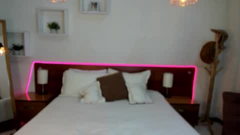 Icy online show from September 2025 10:16:02 AM