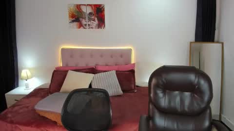 Icy online show from October 2025 09:53:02 AM